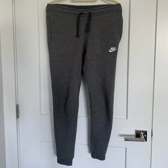 Grey Nike men’s joggers. - Picture 1 of 4